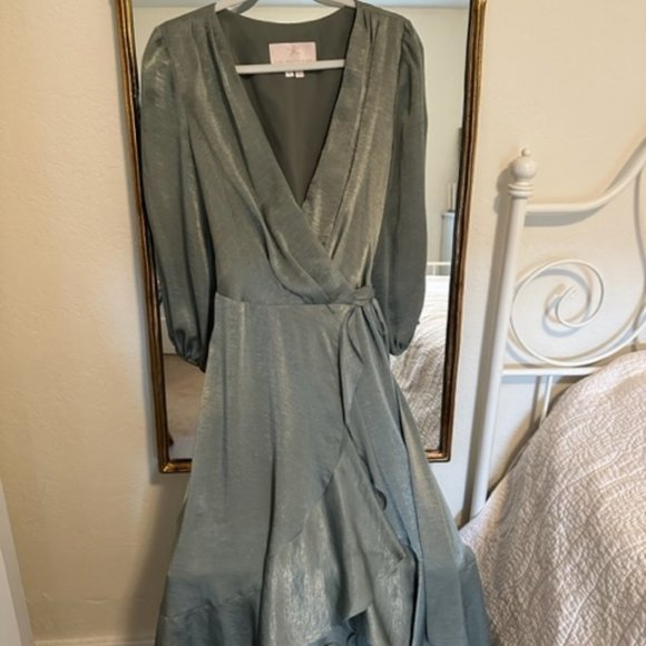 Gal Meets Glam | Jennifer Dress Satin Wrap Dress - Picture 3 of 5